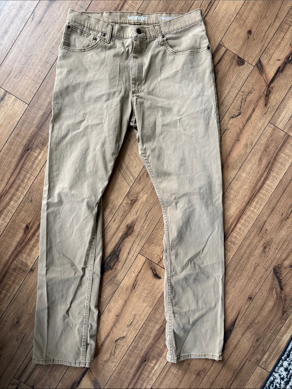 Wrangler Men's Slim Straight Jeans in Khaki Beige